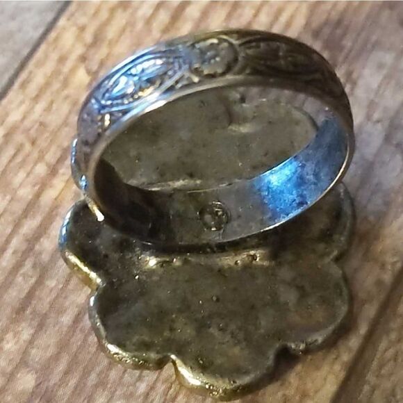 Vintage needle point brooch and matching ring - Picture 7 of 10